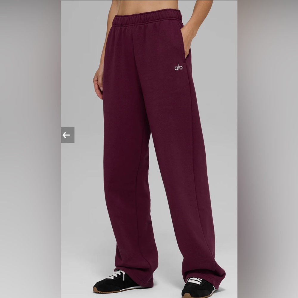 NWT Alo Accolade Set Crewneck Sweatshirt and Straight Leg Sweatpants Burgundy - Picture 3 of 12